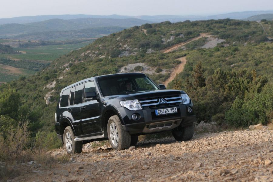  Mitsubishi Pajero 2007 года  (фото 11 из 22)